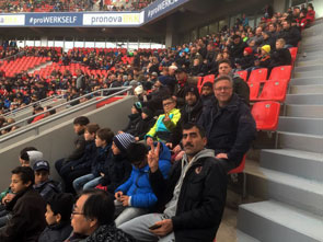 E-Jugend bei Heimsieg von Bayer Leverkusen im Stadion